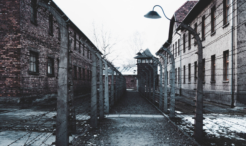 Farid Bang und Kollegah besuchen Auschwitz