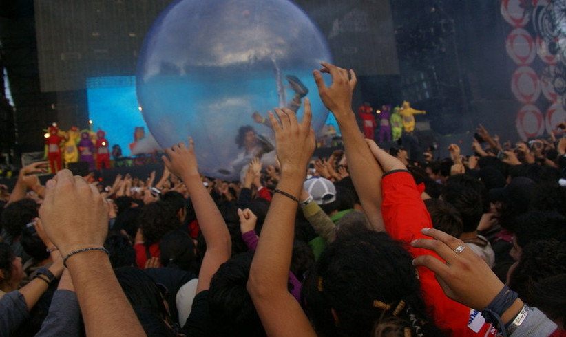 The Flaming Lips geben Bubble-Konzert