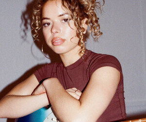 Neue Musik von Nilüfer Yanya