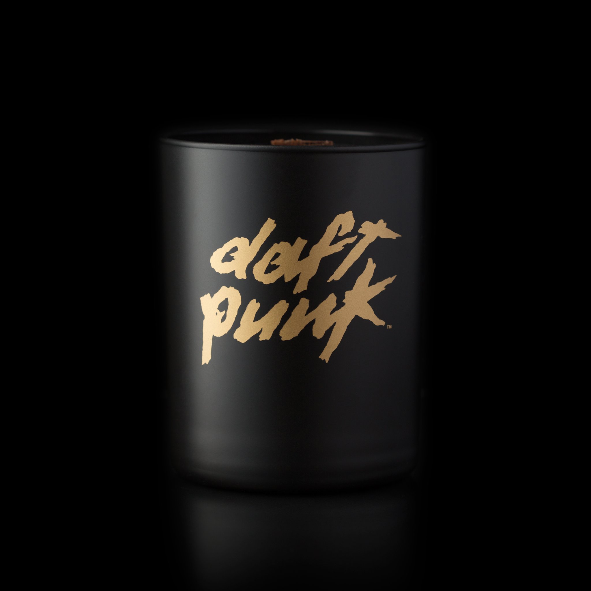 DAFT PUNK CANDLE 04 2048x2048